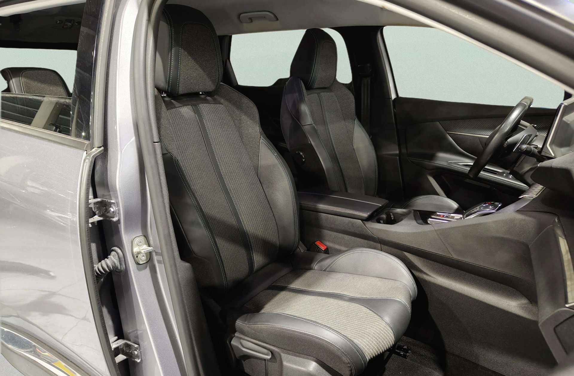 Peugeot 5008 PureTech 130 Allure EAT8 7 plazas - foto 17