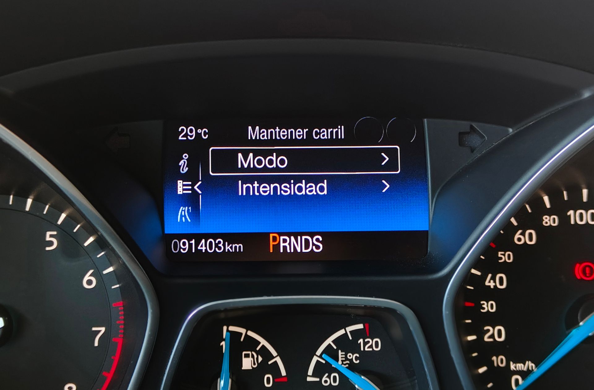 Ford Focus 1.5 EcoBoost ST-Line - foto 15