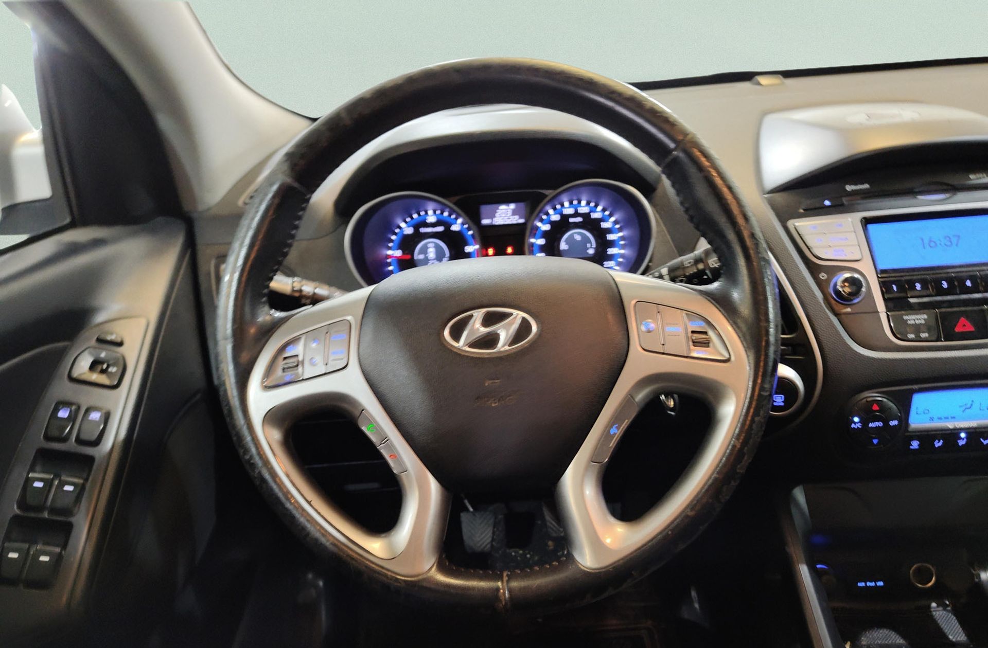 Hyundai ix35 1.7 CRDi Comfort Sky 4x2 MOF - foto 18