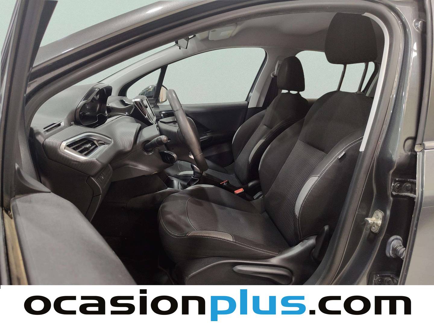 Foto asientos delanteros Peugeot 208 Peugeot 208 1.6 BlueHDi Style (75 CV)