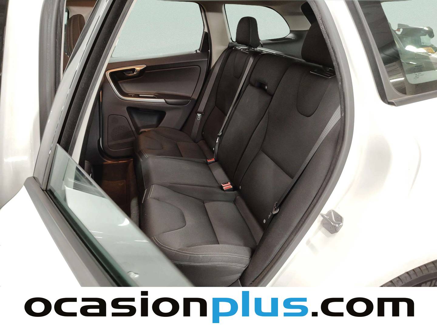 Foto asientos traseros Volvo XC60 Volvo XC60 D3 Kinetic (150 CV)