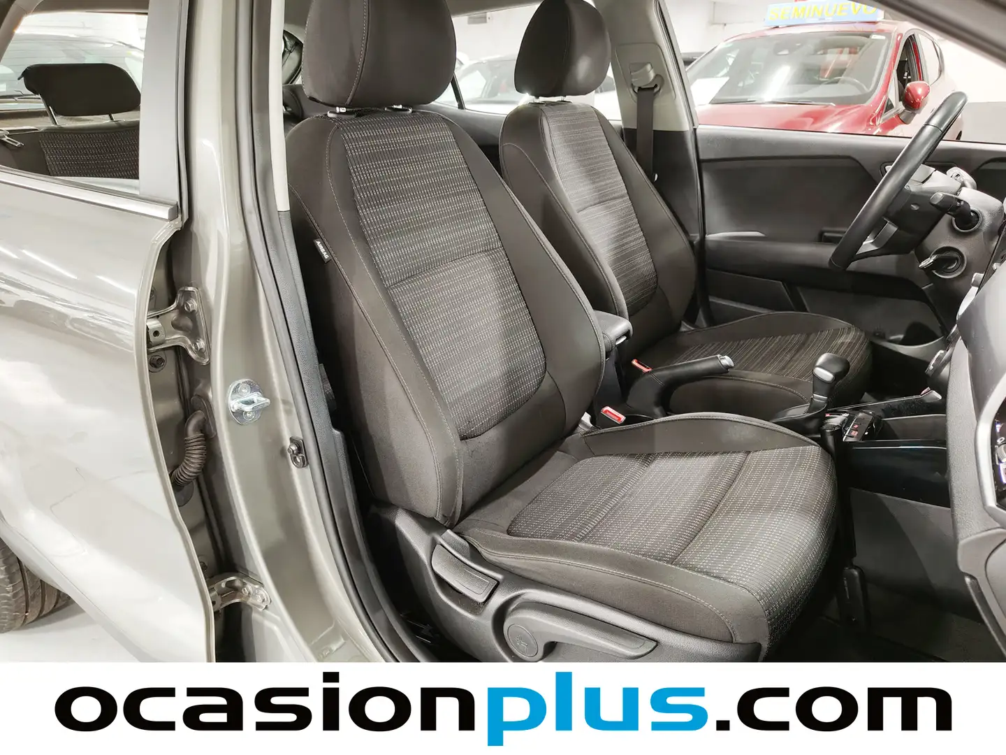 Foto KIA Stonic Kia Stonic 1.0 T-GDi MHEV Drive DCT (120 CV)