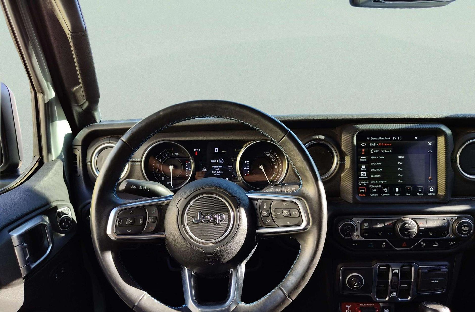 Jeep Wrangler 2.0 Rubicon 8ATX - foto 25