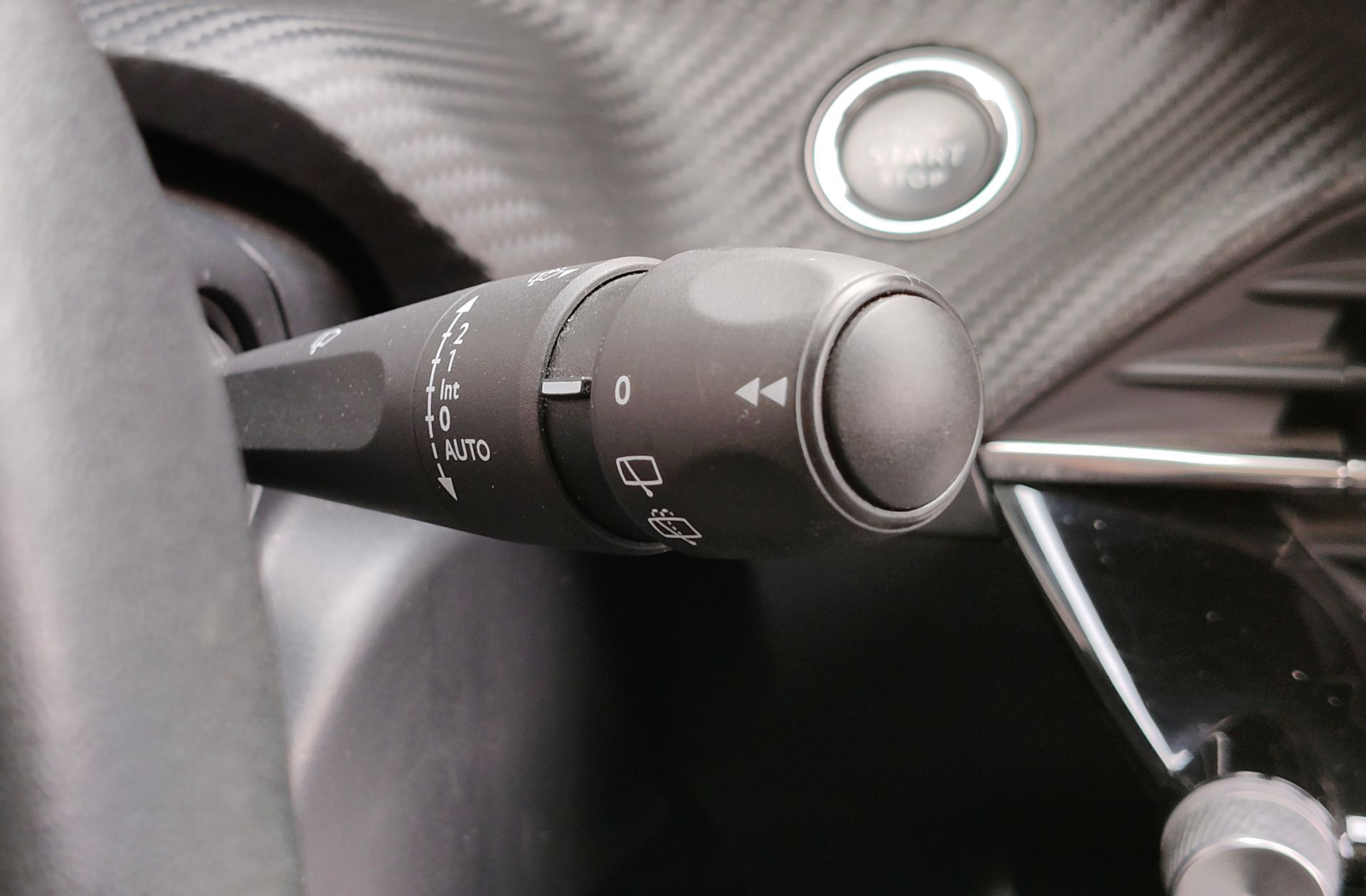 Peugeot 2008 BlueHDi 110 Allure Pack - foto 28