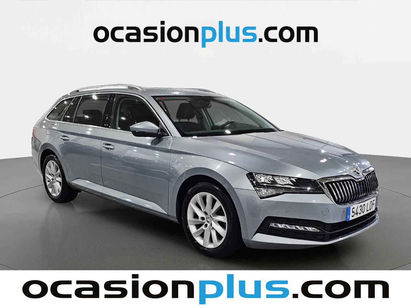 Foto delantera Skoda Superb Skoda Superb Combi 1.5 TSI Ambition (150 CV) derecha