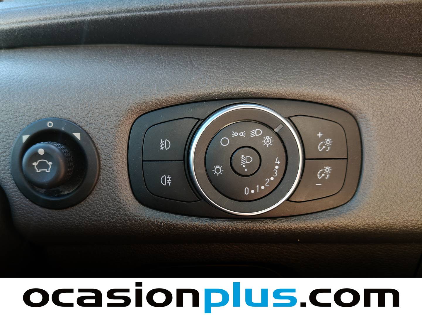 Extras y acabados del Ford Transit Ford Transit Furgon 350 L3H2 Trend RWD (130 CV)