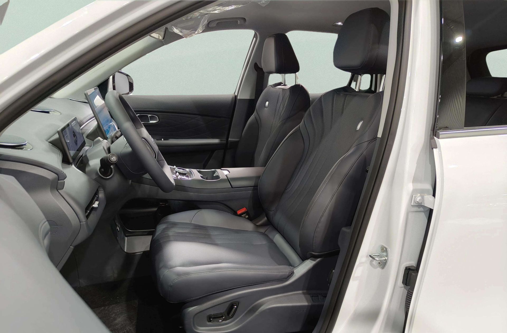 Geely Starray EM-i 1.5 PHEV Pro - foto 13