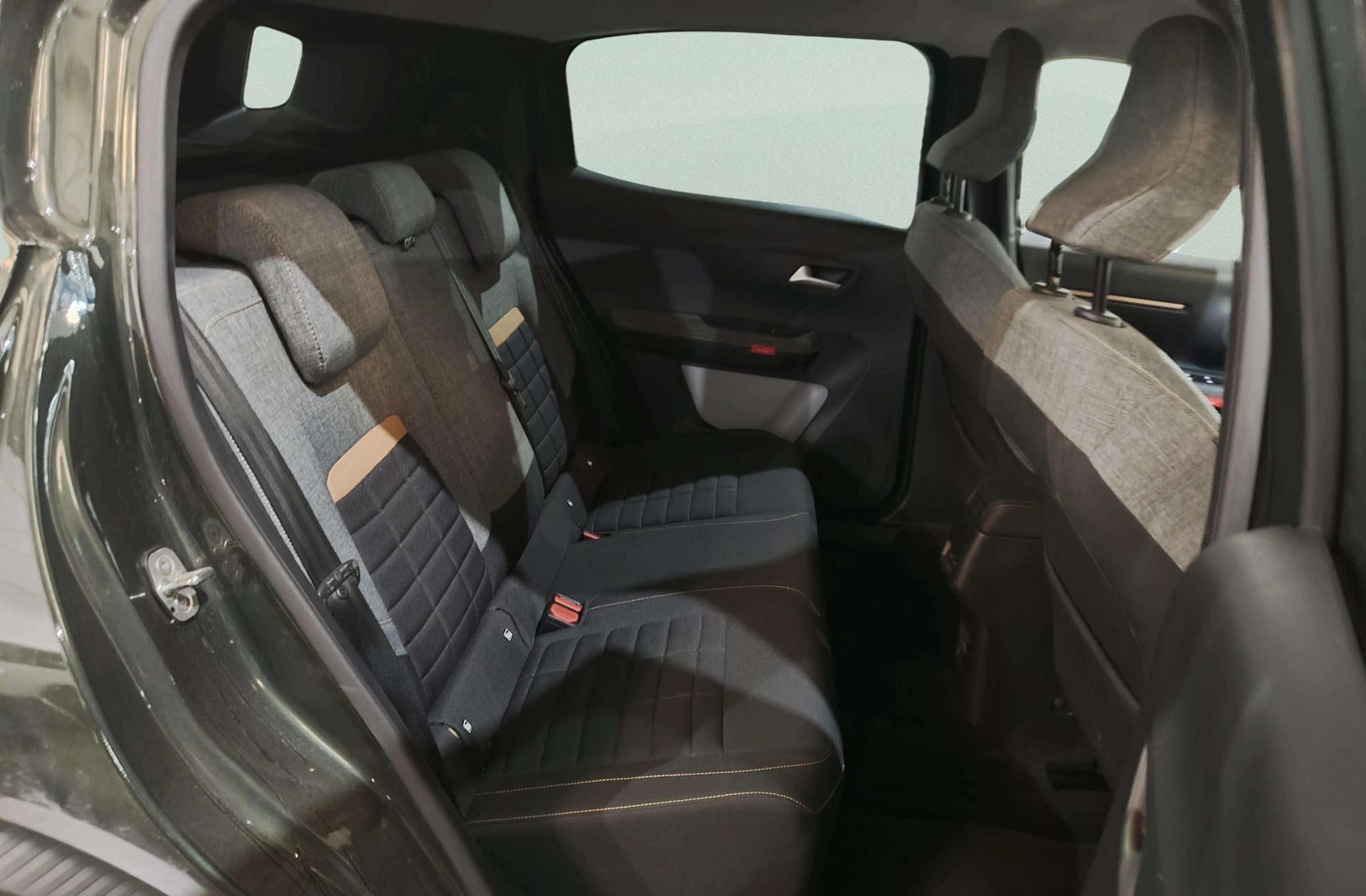 Citroën C3 Aircross Hybrid 145 Plus e-DCS6 - foto 15
