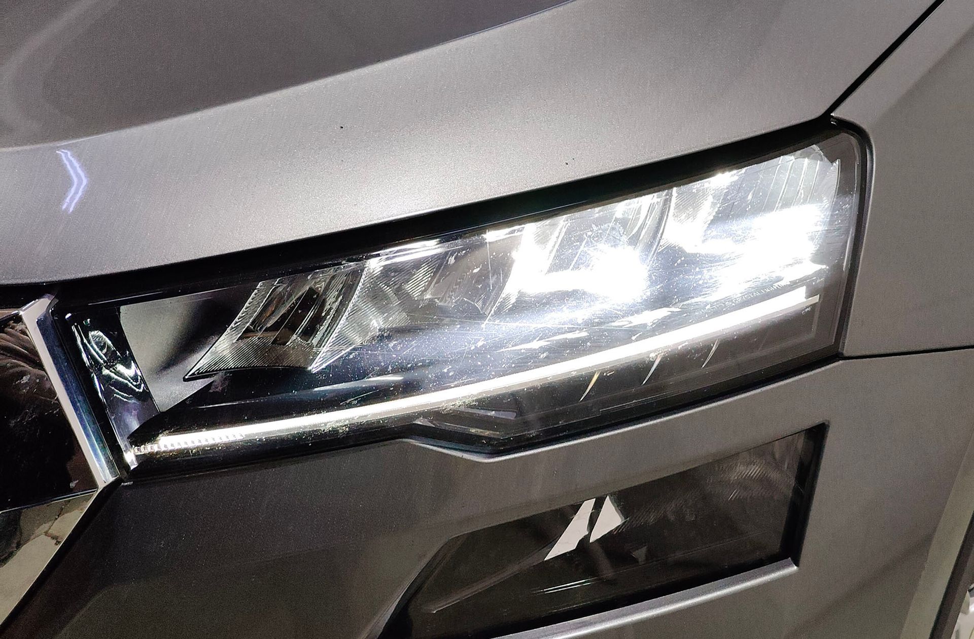 Škoda Karoq 1.5 TSI ACT Ambition DSG - foto 16