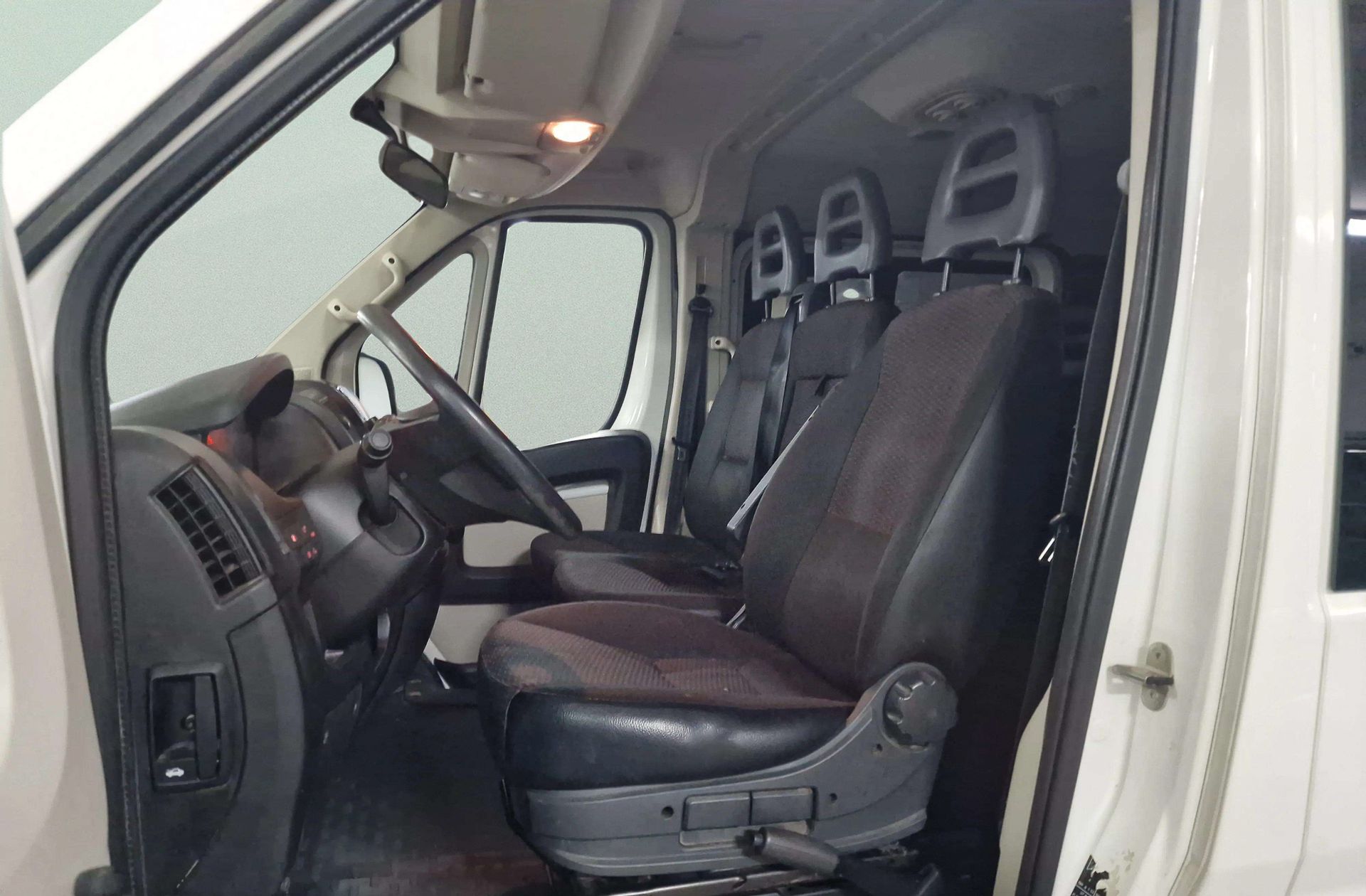 Peugeot Boxer Combi HDi 130 330 L1H1 - foto 8