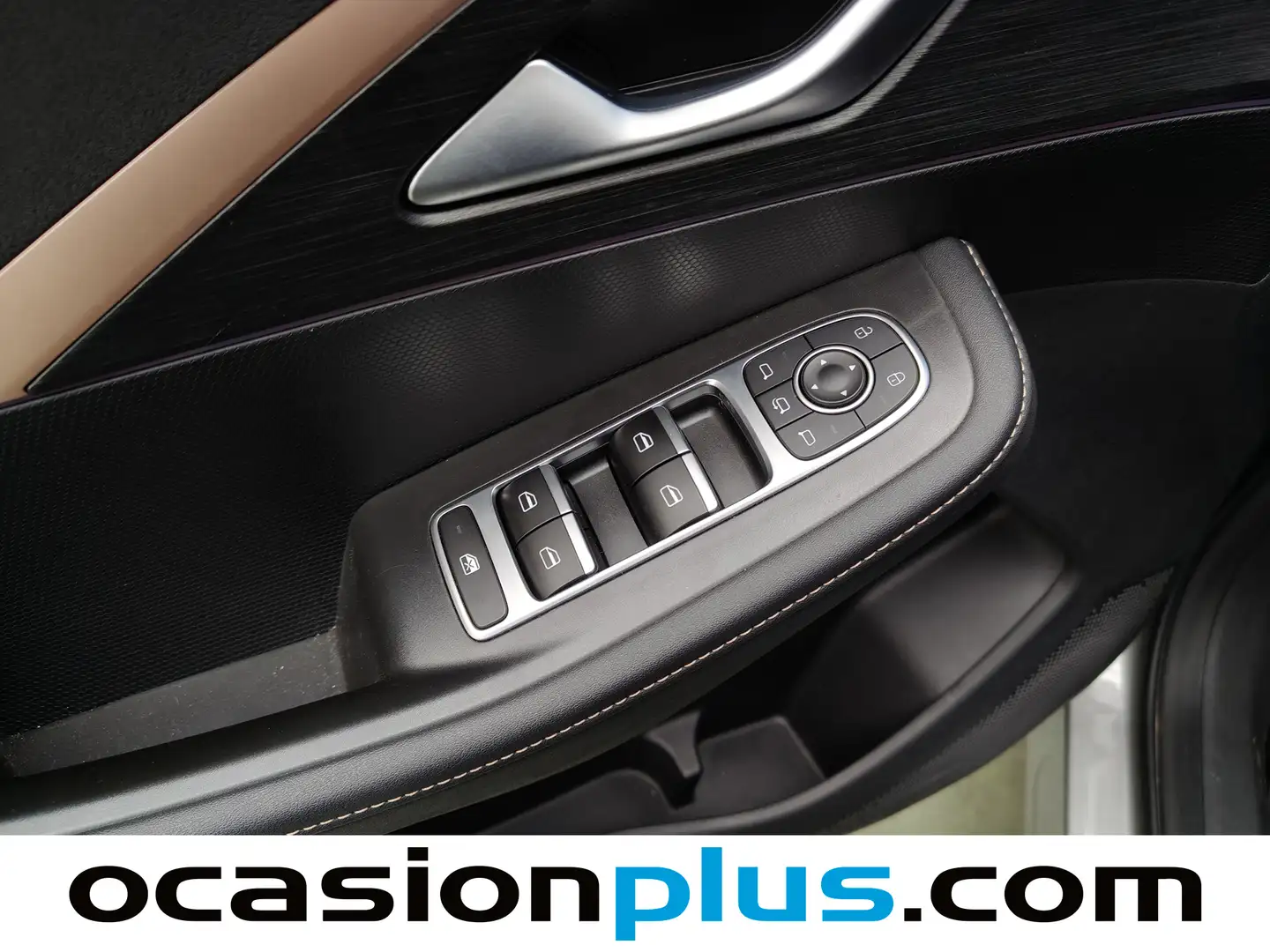 Foto OMODA 5 Omoda 5 1.6 T-GDI Premium DCT  (185 CV)