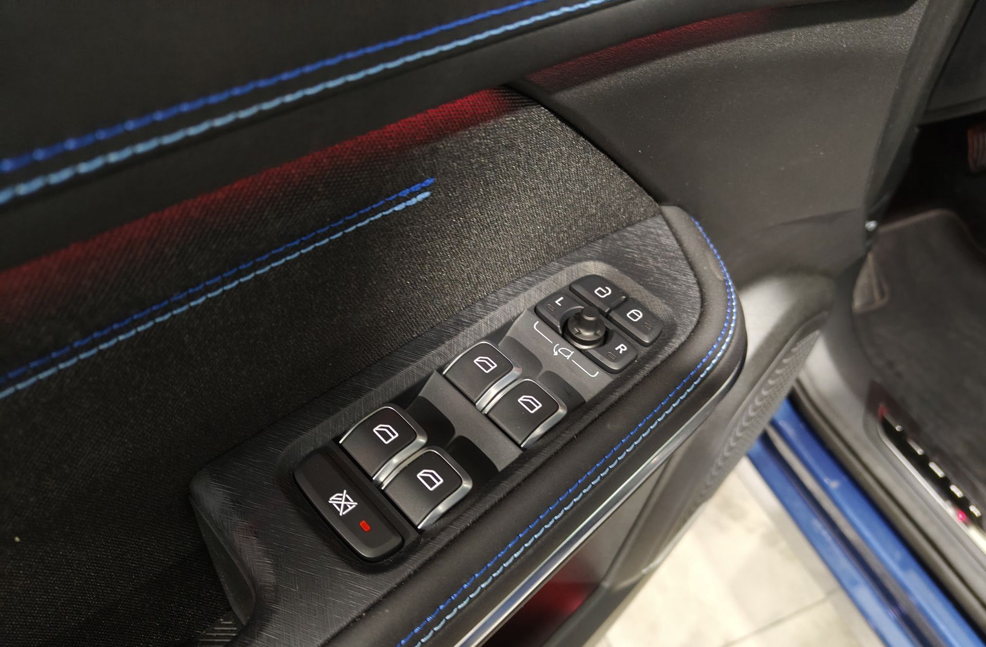 Lynk & Co 01 1.5 PHEV - foto 34
