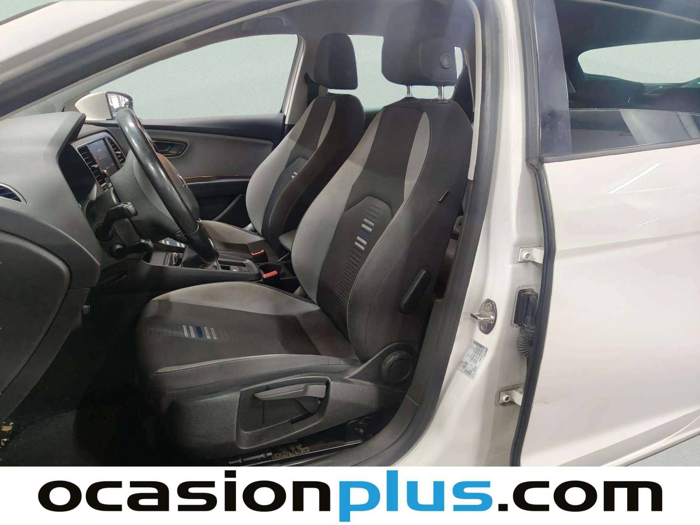 Foto asientos delanteros Seat León Seat León 1.0 EcoTSI S&S Style Visio Edition (115 CV)