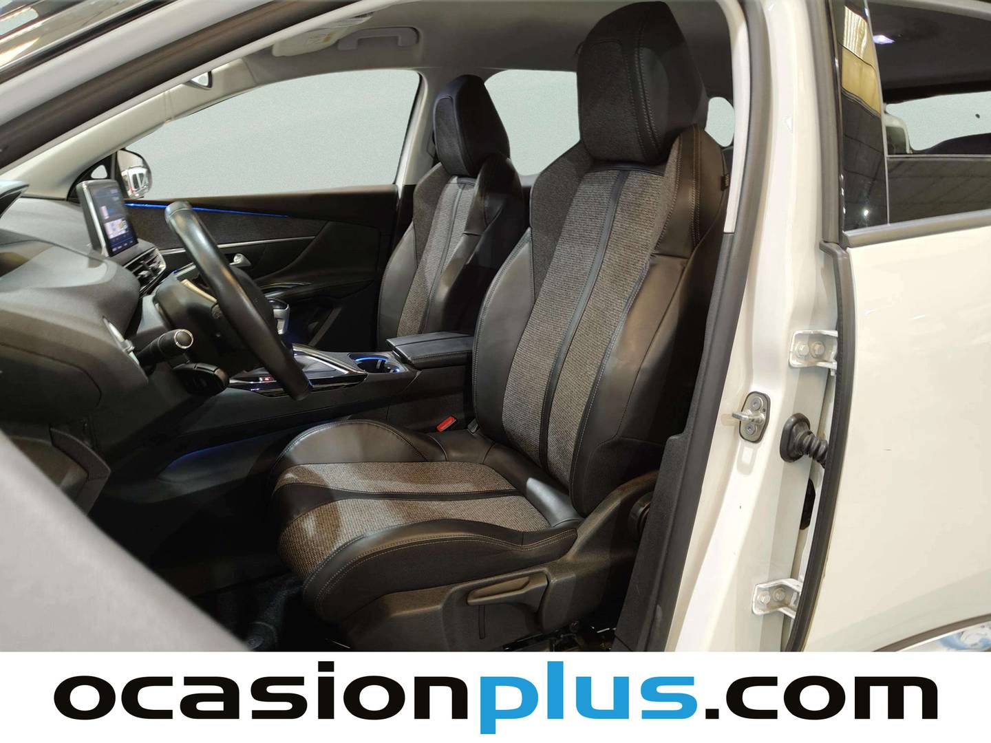 Foto asientos delanteros Peugeot 3008 Peugeot 3008 PureTech 130 S&S Allure 96 kW (130 CV)