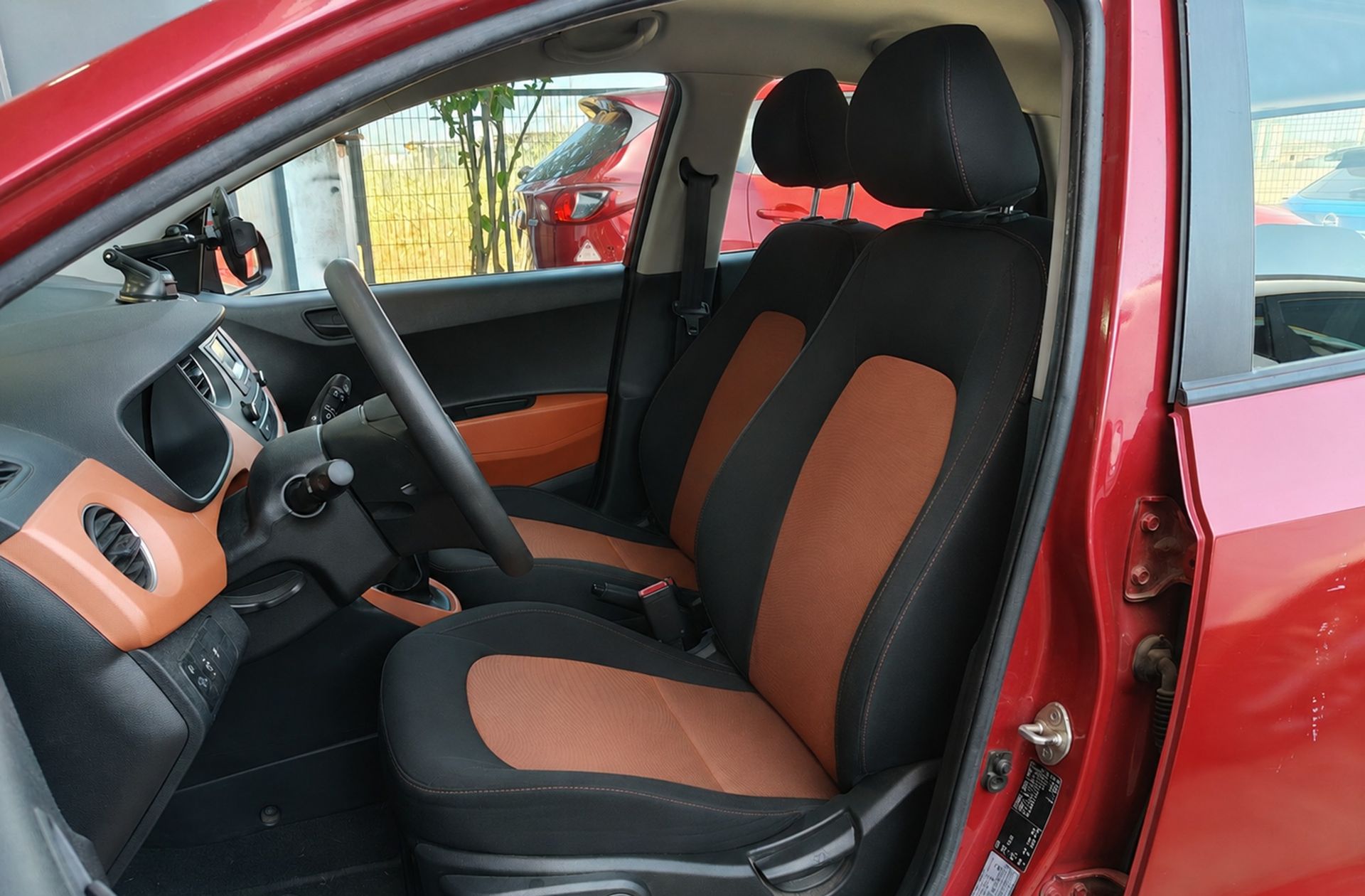 Hyundai i10 1.0 Tecno Orange - foto 8