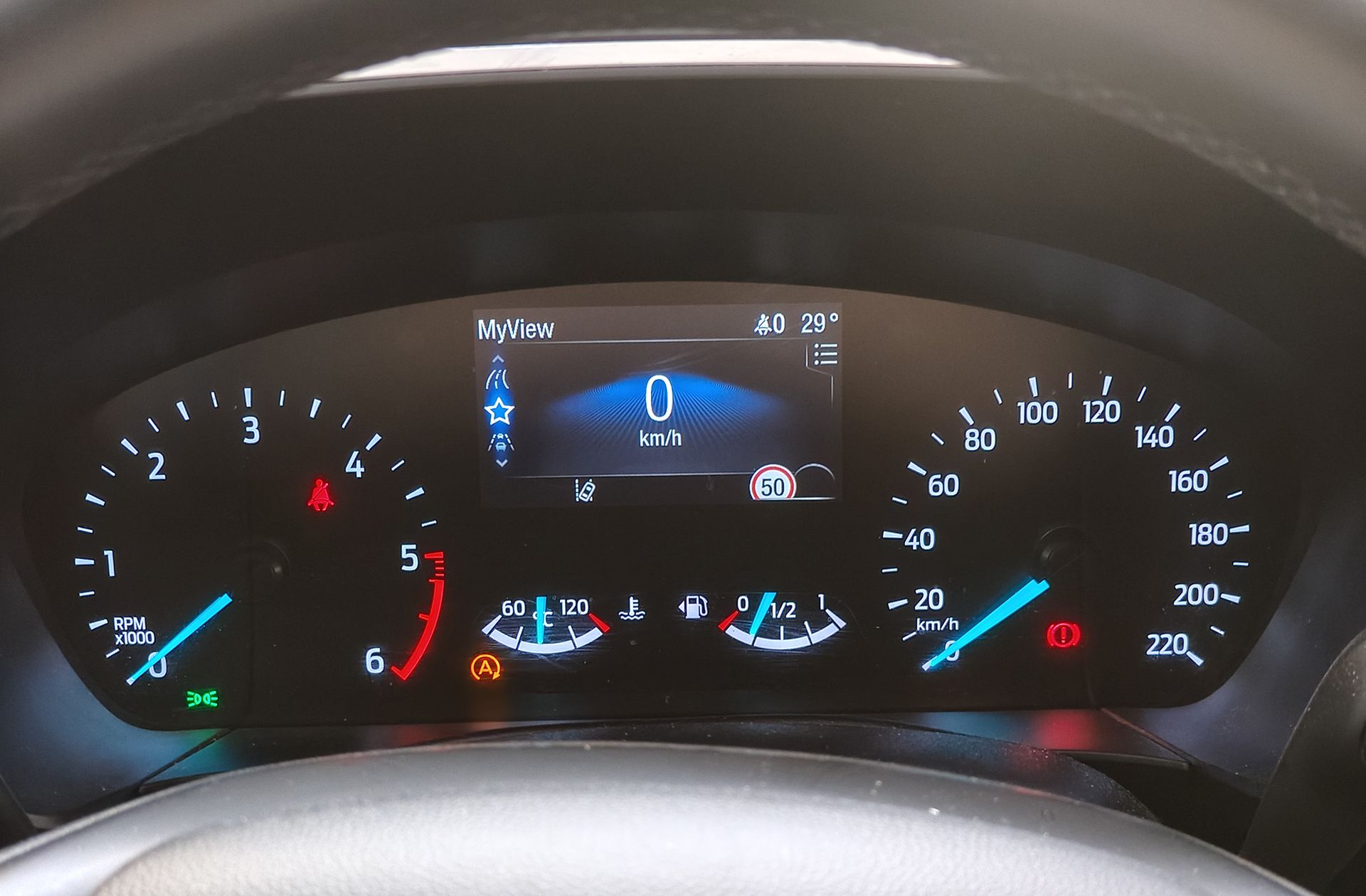Ford Kuga 2.0 EcoBlue MHEV Titanium - foto 29