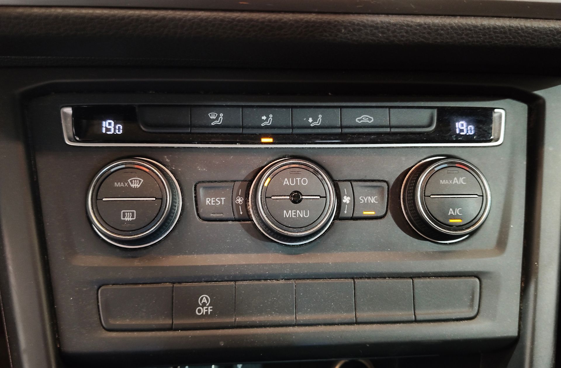 Volkswagen Touran Business 1.2 TSI 7 plazas - foto 31