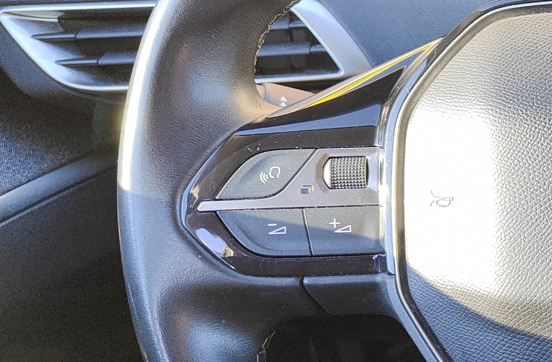 Peugeot 5008 BlueHDi 130 Allure 7 plazas - foto 31
