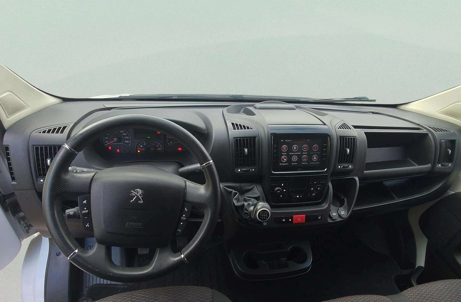 Peugeot Boxer Furgon BlueHDi 140 335 L2H2 - foto 6