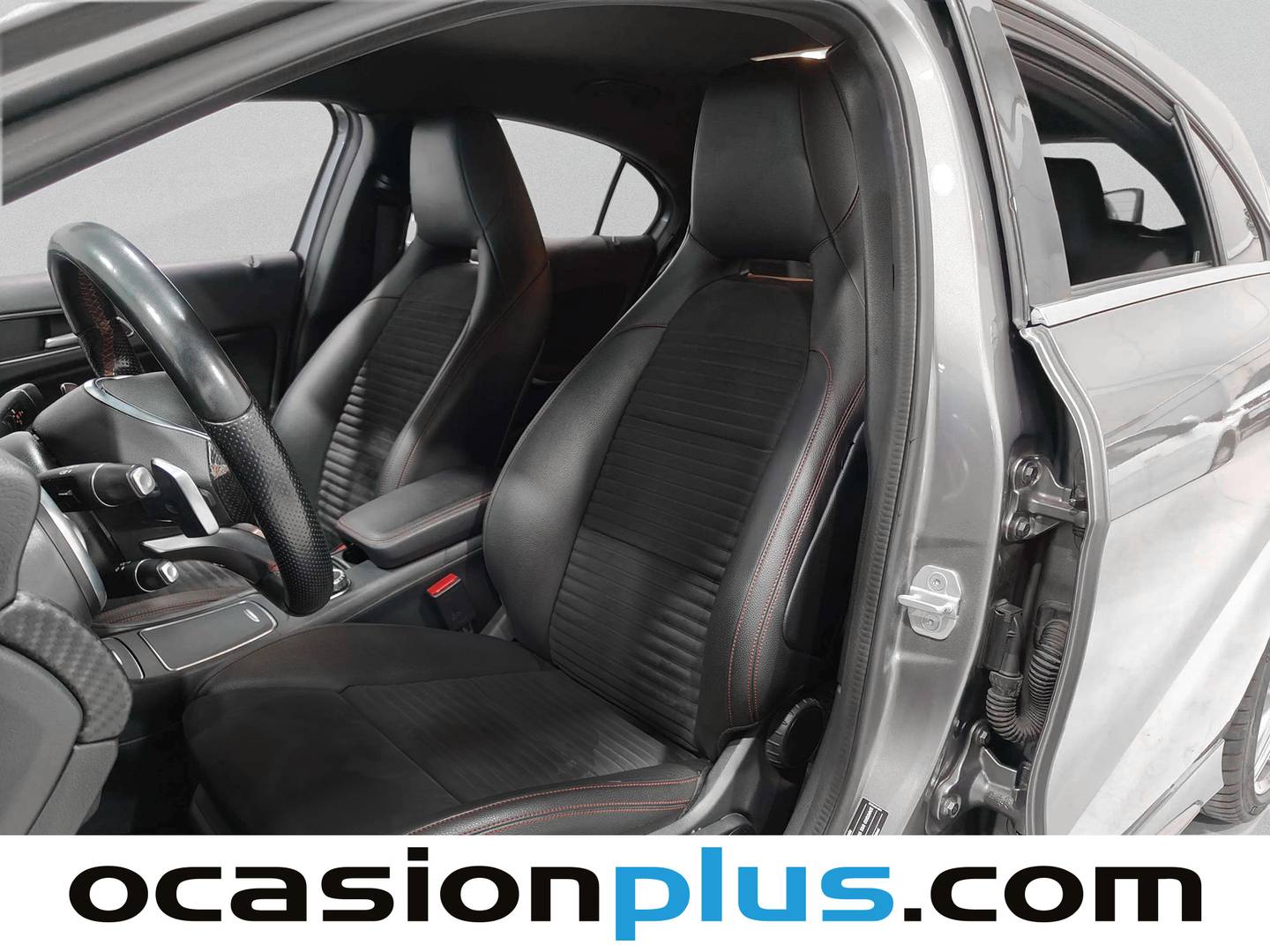 Foto asientos delanteros Mercedes Clase A Mercedes Clase A 200 d (136 CV) Pack AMG