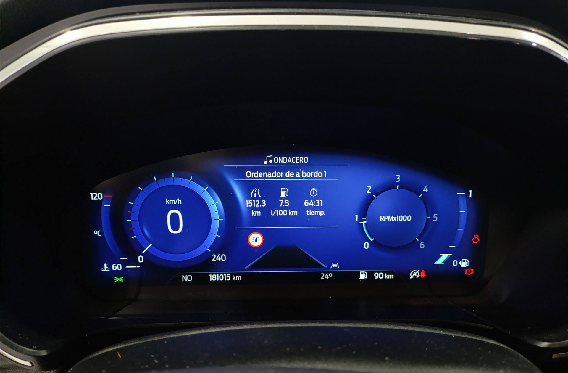 Ford Kuga 2.0 EcoBlue MHEV Titanium - foto 25