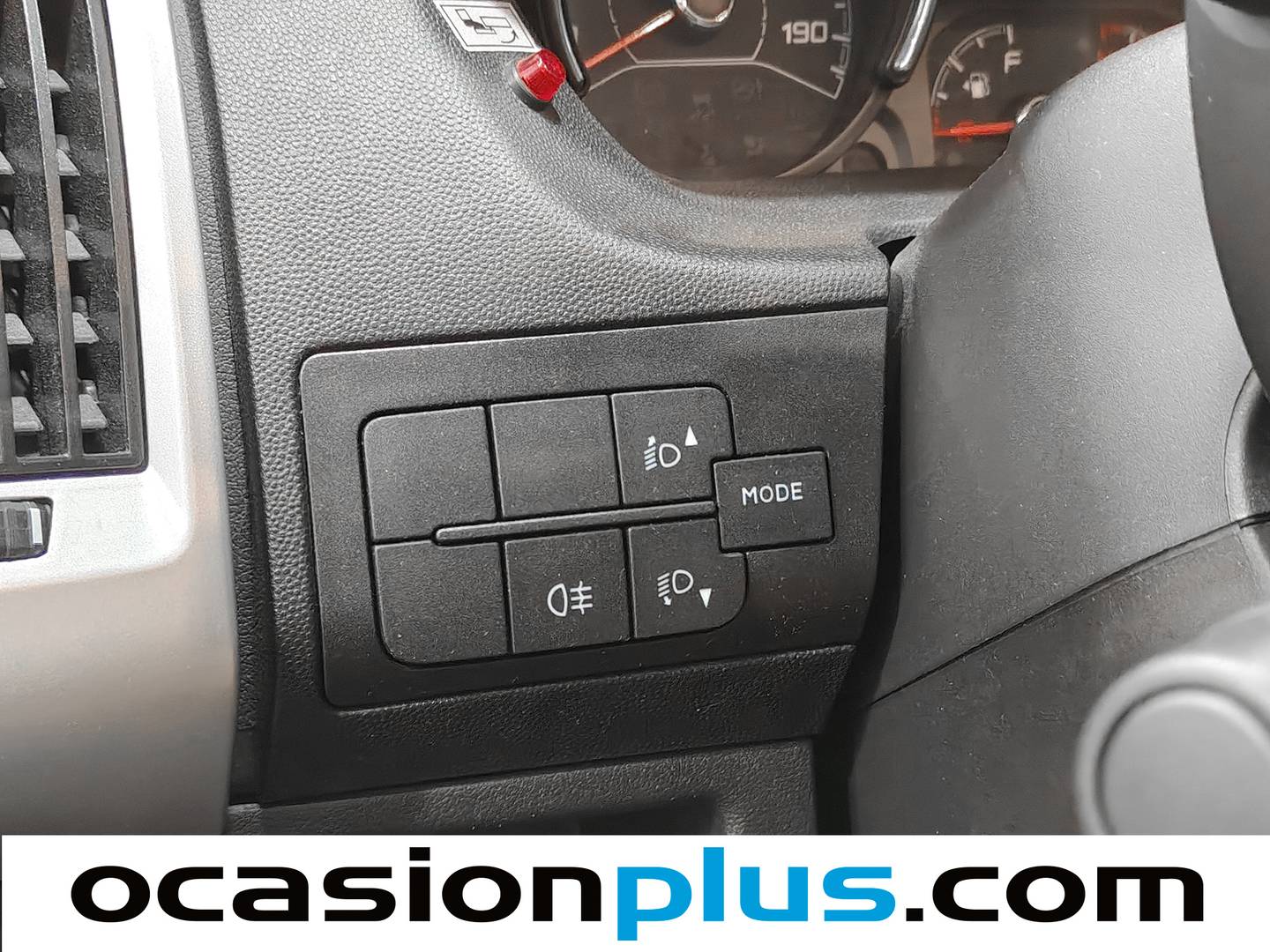 Foto Burstner BT5902 Burstner BT5902 BT5902 Travel Van T-590 (150 CV) 4 Plazas