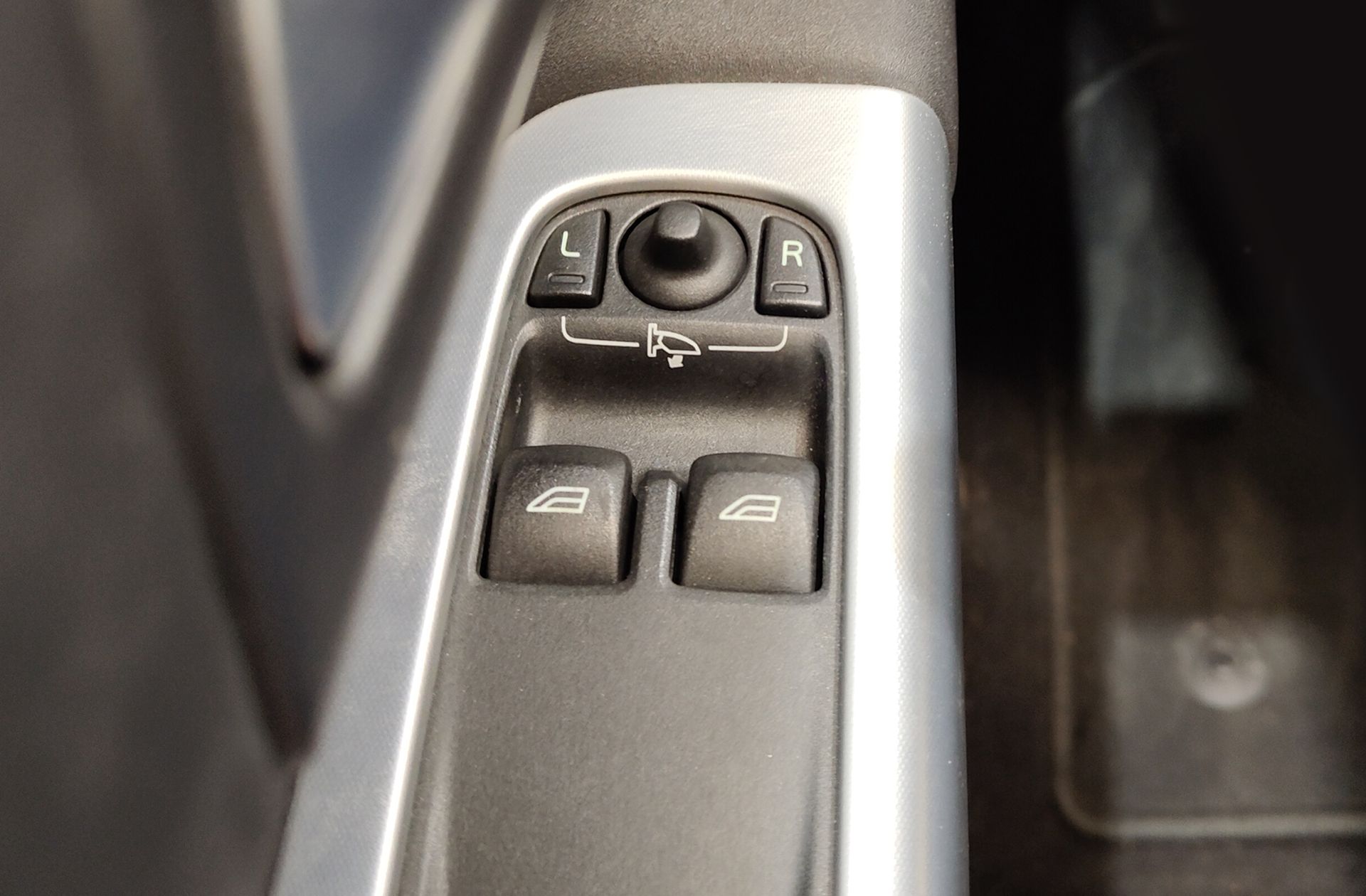 Volvo C30 1.6D DRIVe Momentum - foto 34