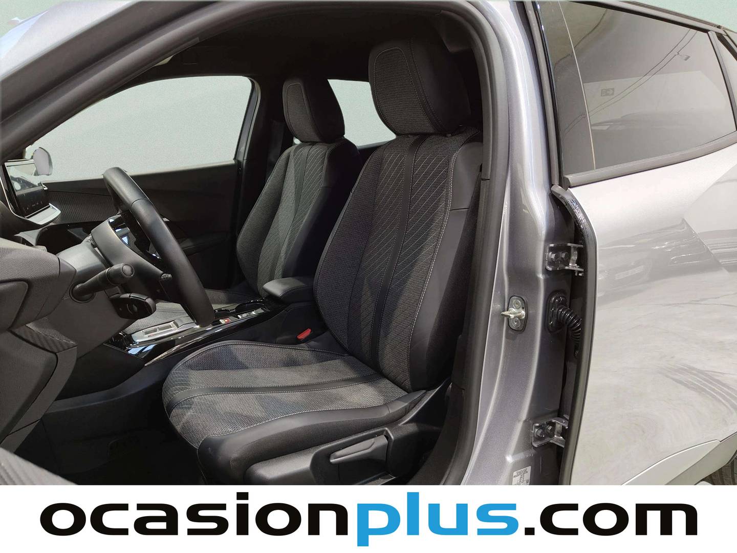 Foto asientos delanteros Peugeot 2008 Peugeot 2008 Allure Hybrid eDCS6 (145 CV)