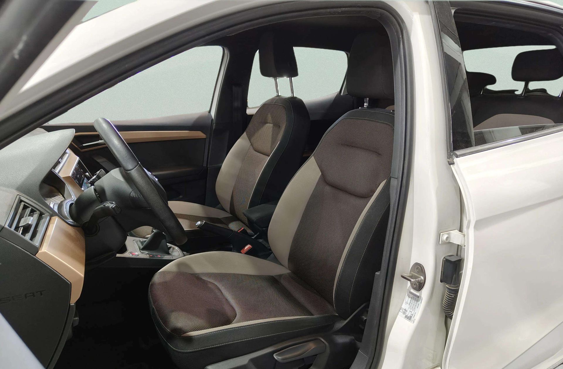 SEAT Ibiza 1.6 TDI Xcellence Plus - foto 11