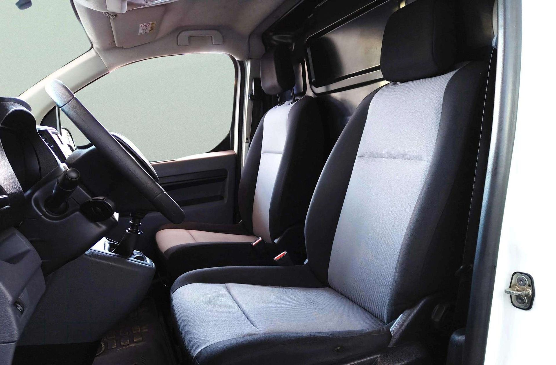 Peugeot Expert Furgon BlueHDi 115 Pro Standard - foto 9