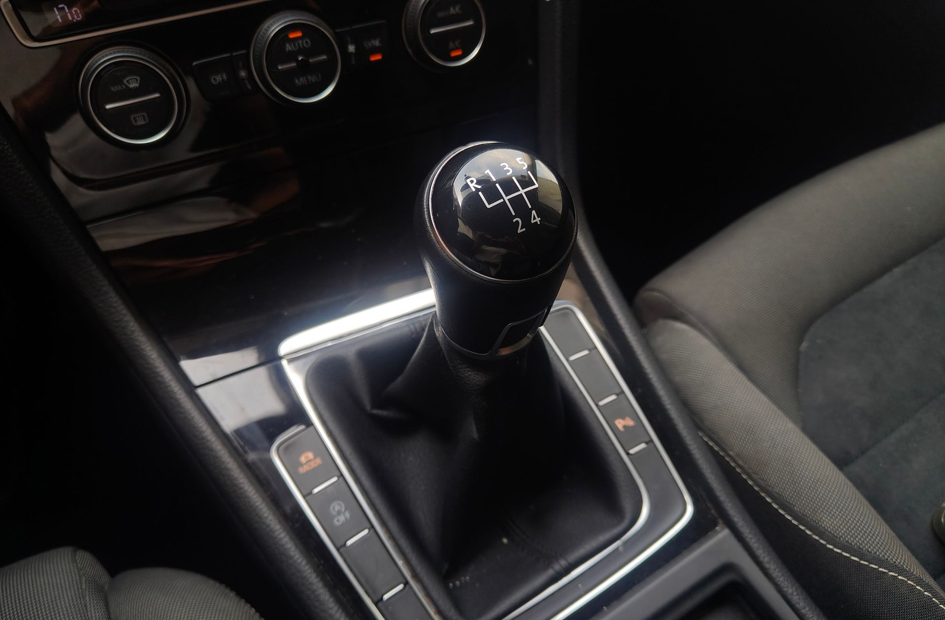Volkswagen Golf Sport 1.6 TDI CR BMT Pack R-Line - foto 5