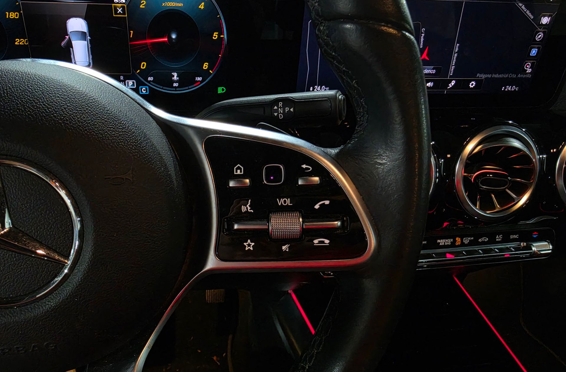Mercedes-Benz GLA 200 D - foto 34