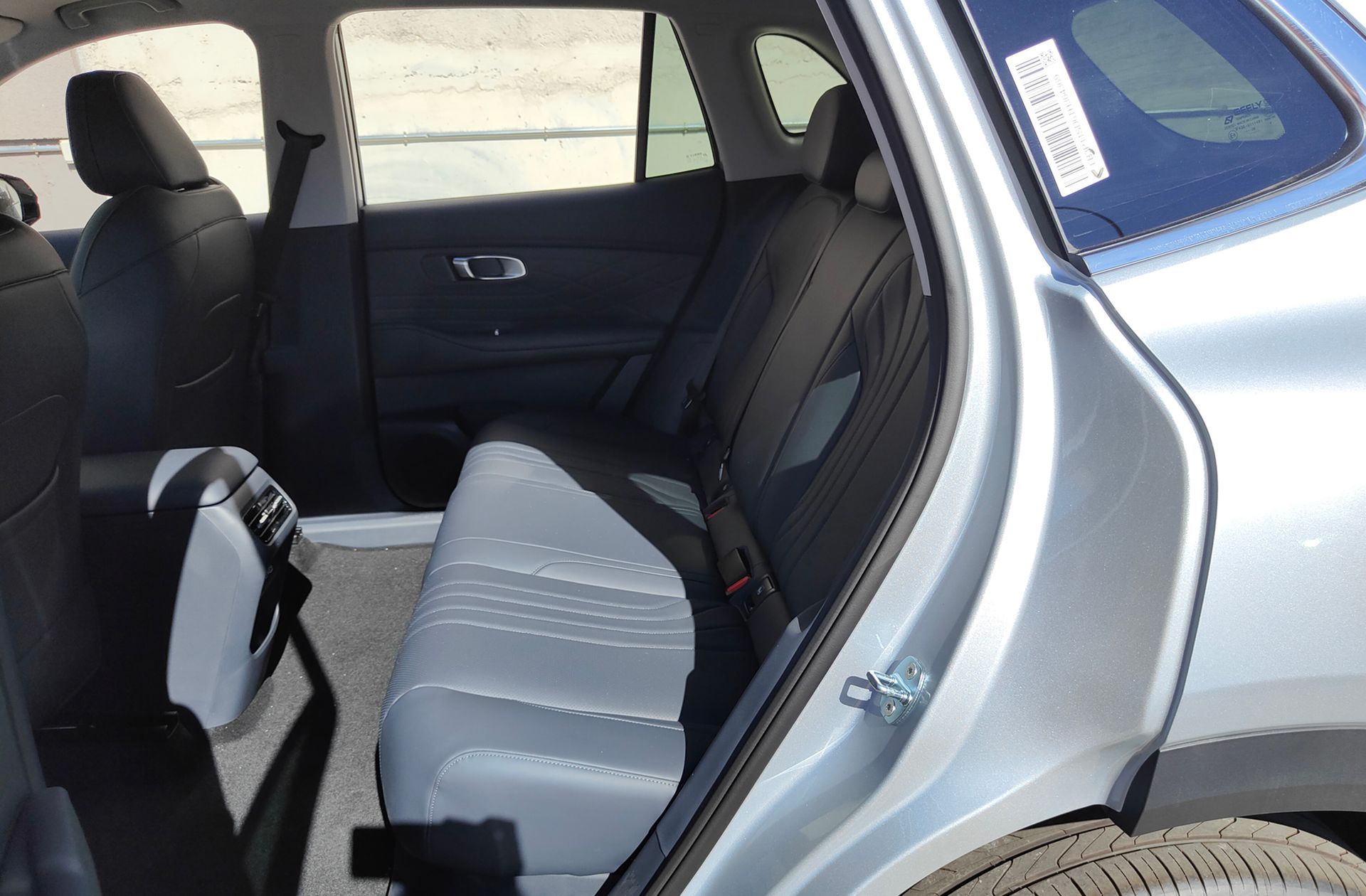 Geely Starray EM-i 1.5 PHEV Pro - foto 12