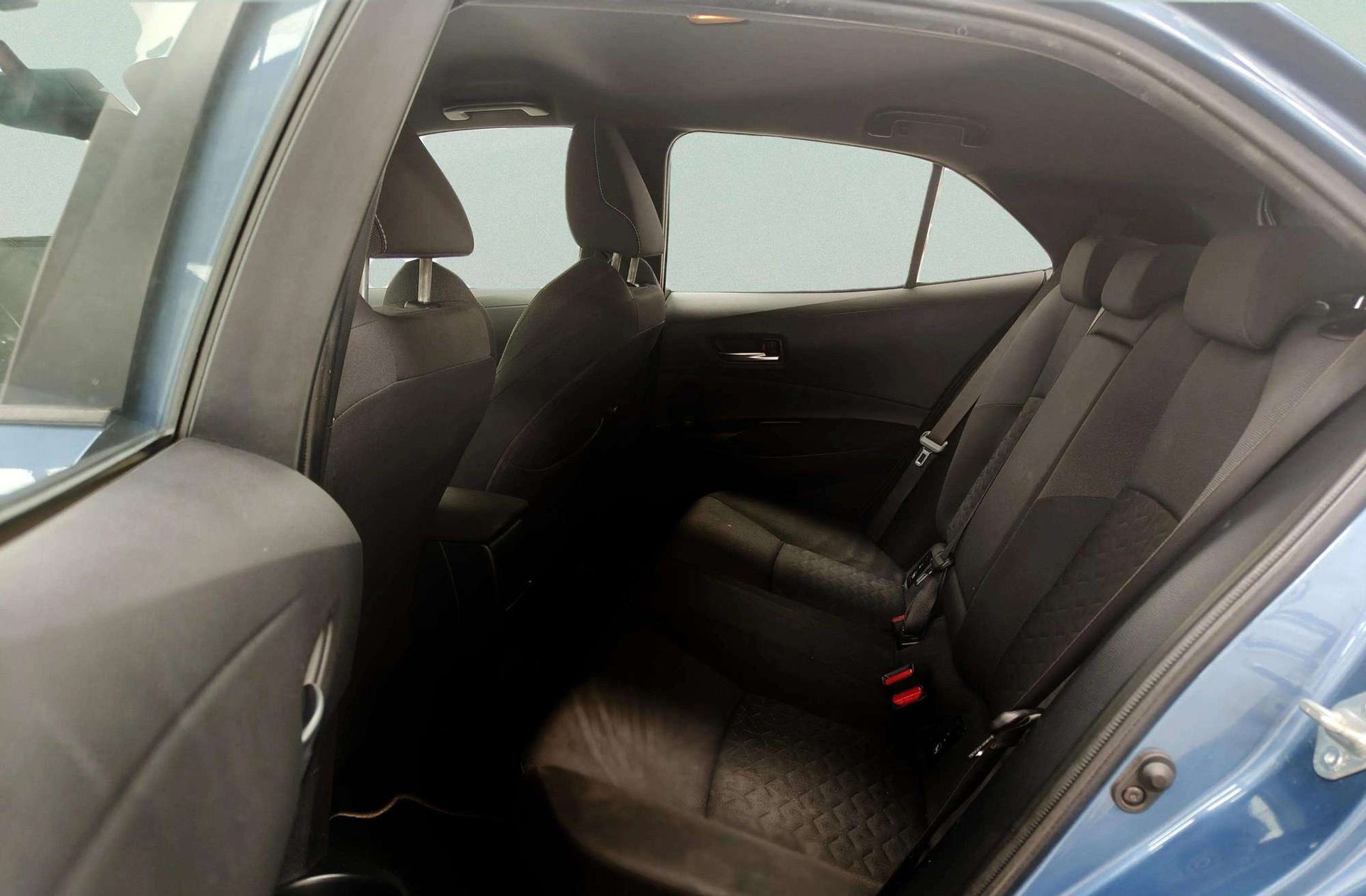 Toyota Corolla 1.8 125 Híbrido Active Tech E-CVT - foto 12