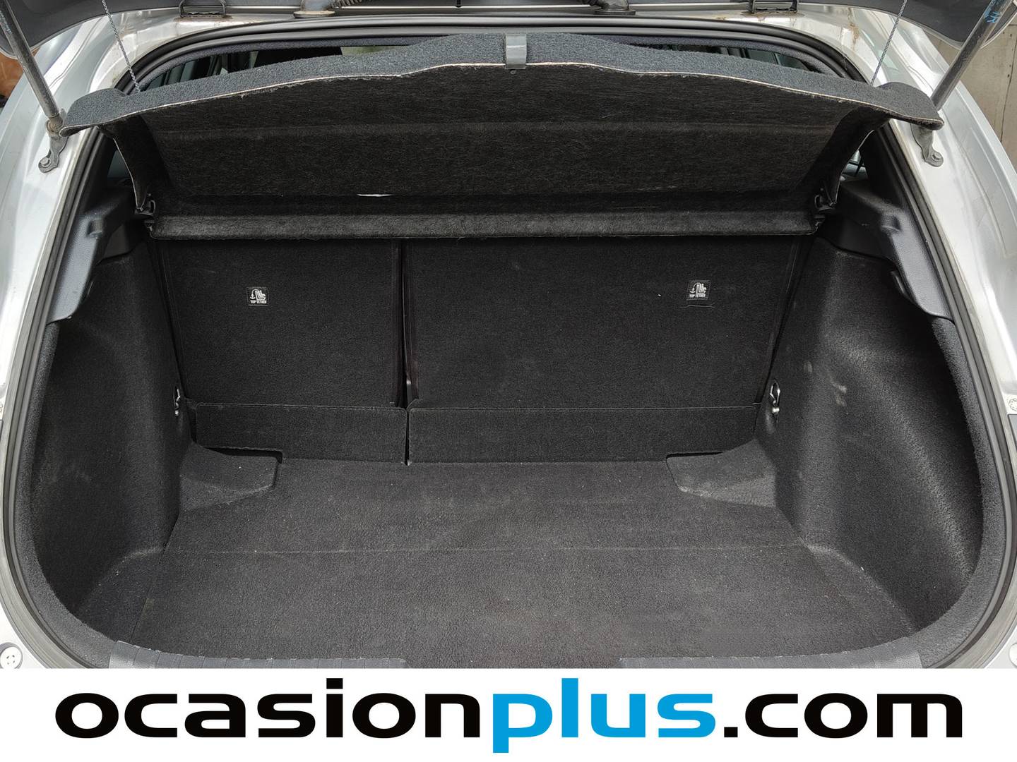 Fotos maletero Toyota Corolla Toyota Corolla 125H Business E-CVT (122 CV)