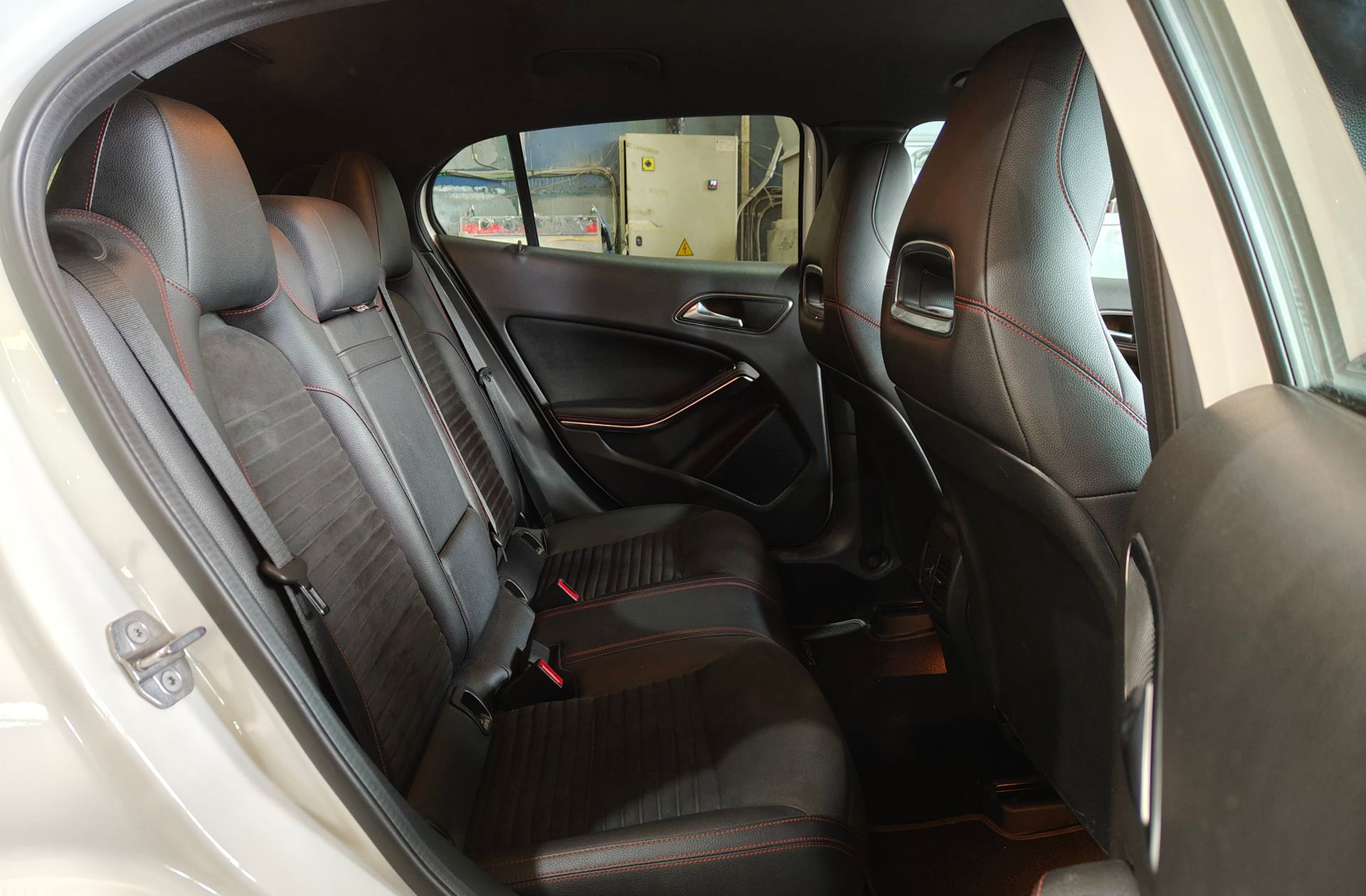 Mercedes-Benz GLA 200 Pack AMG - foto 20