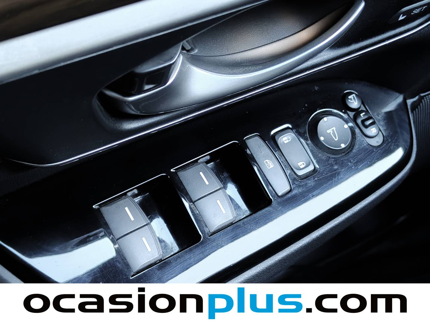 Foto Honda CR-V Honda CR-V 2.0 i-MMD Executive 4x4 (184 CV)