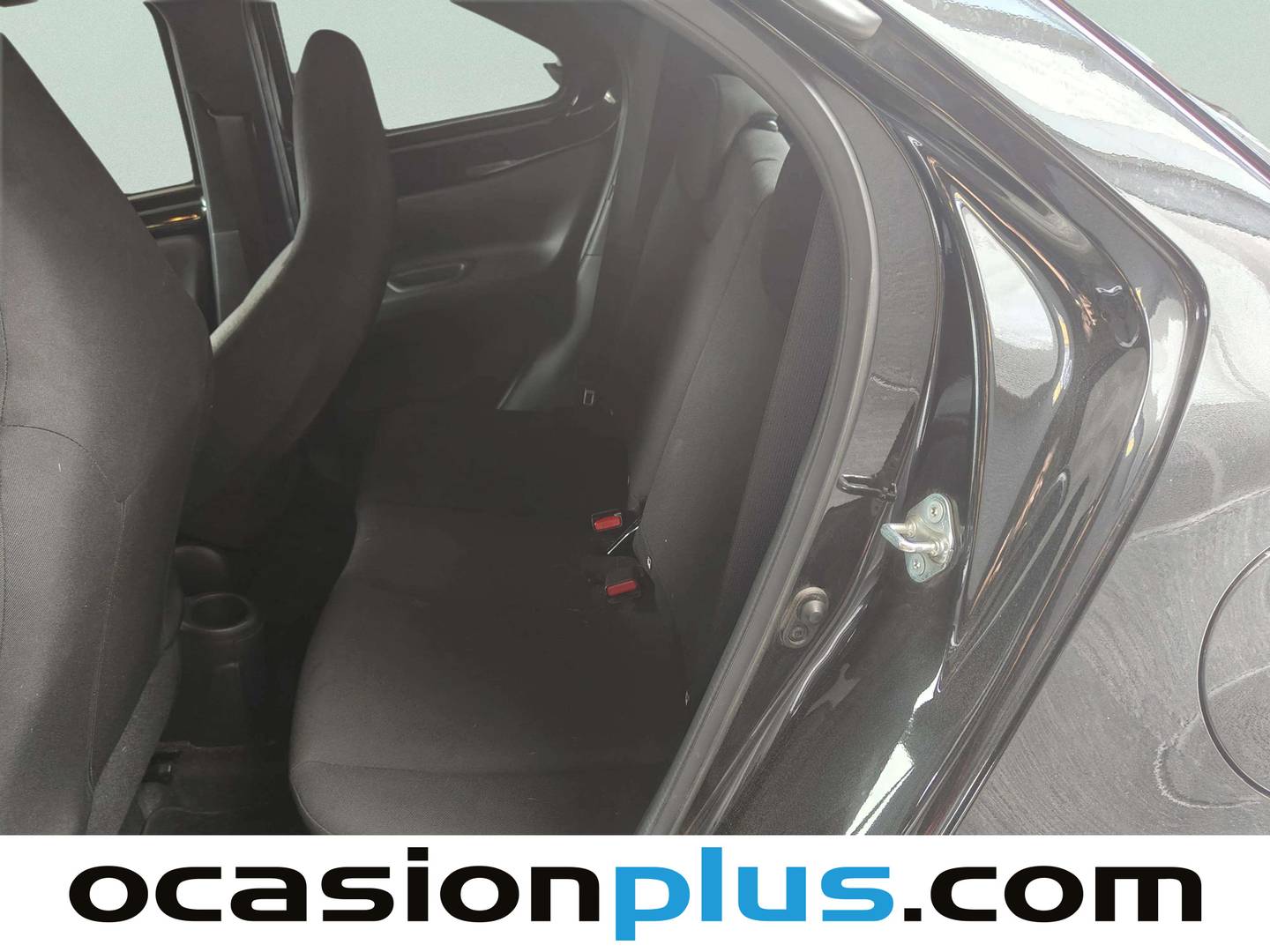 Foto asientos traseros Toyota Aygo X Cross Toyota Aygo X Cross 1.0 VVT-I Play (72 CV)