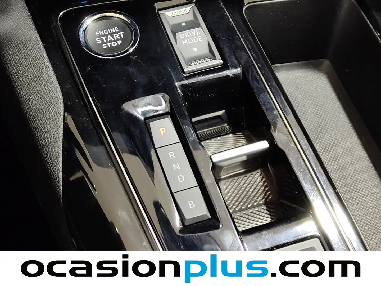 Foto Peugeot 3008 Hybrid Peugeot 3008 Hybrid 300 Allure Pack e-EAT8 (300 CV)