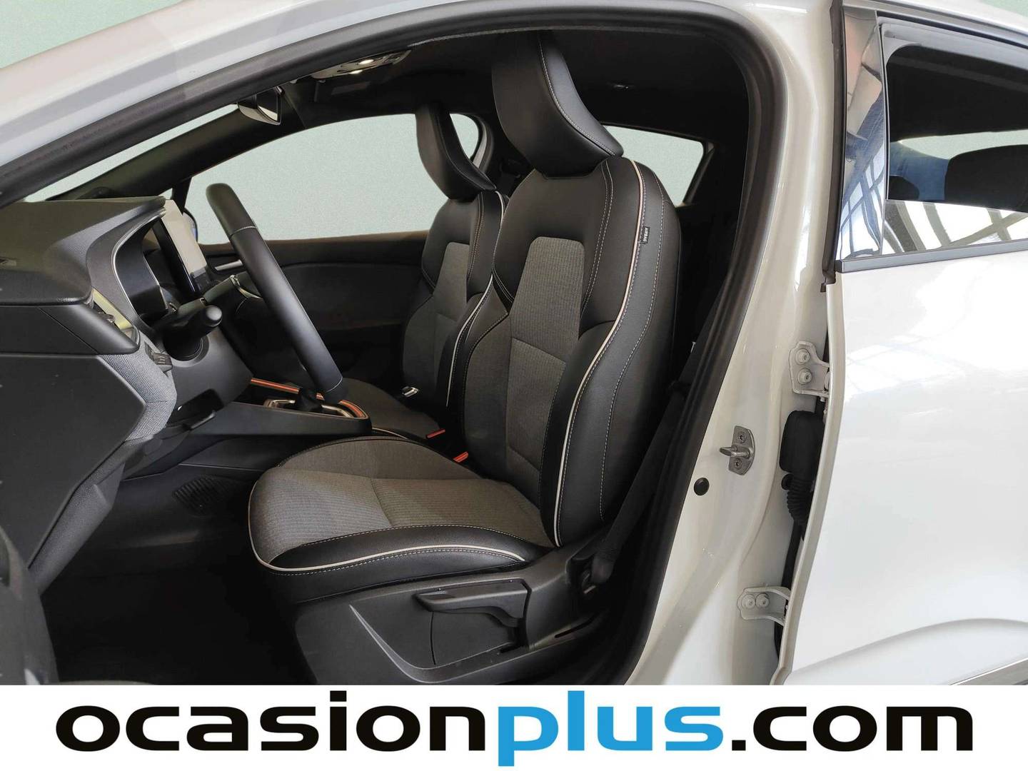 Foto asientos delanteros Renault Clio Renault Clio Techno TCe (90 CV)