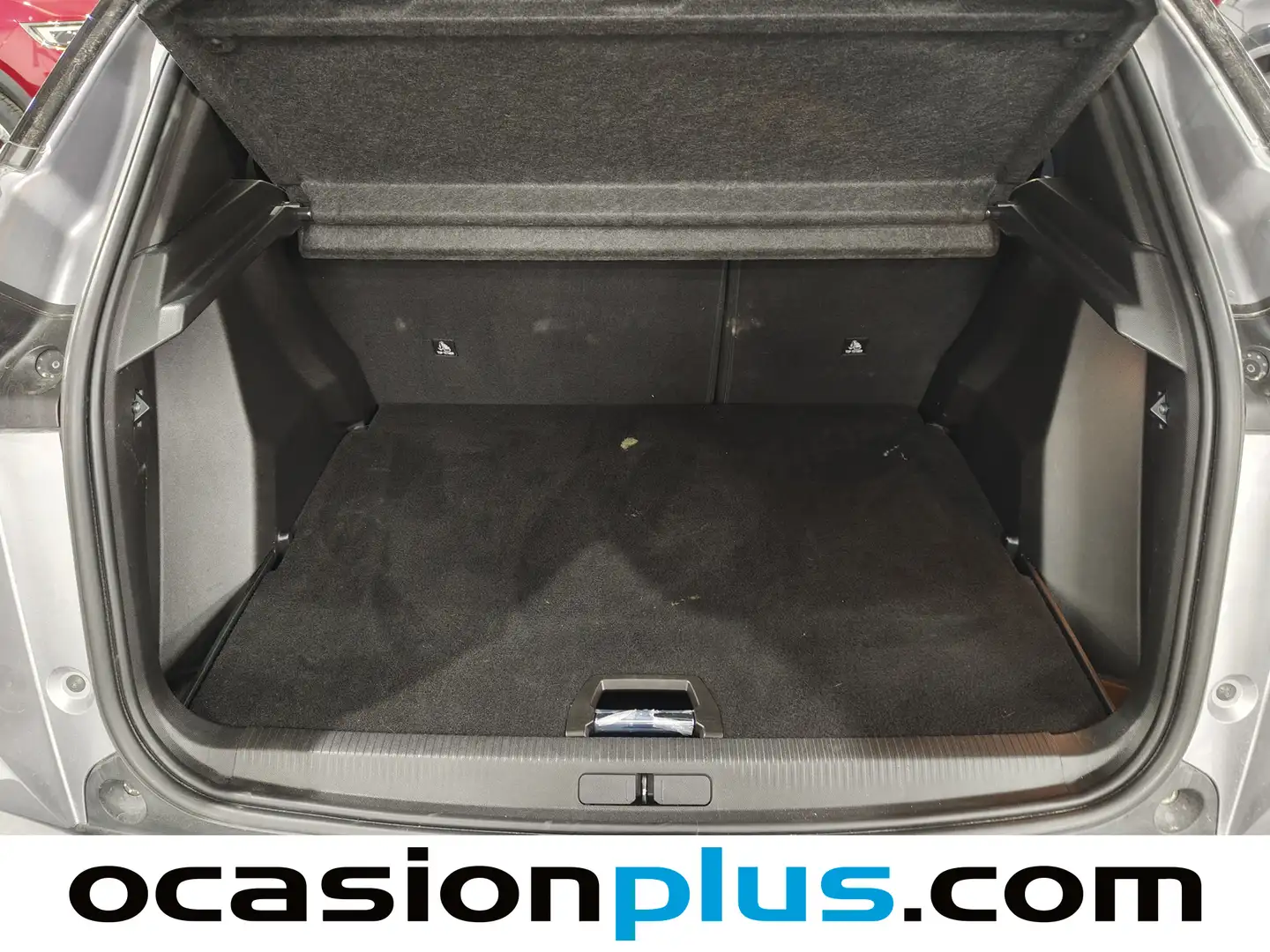 Foto Peugeot 2008 Peugeot 2008 Allure Hybrid eDCS6 (136 CV)