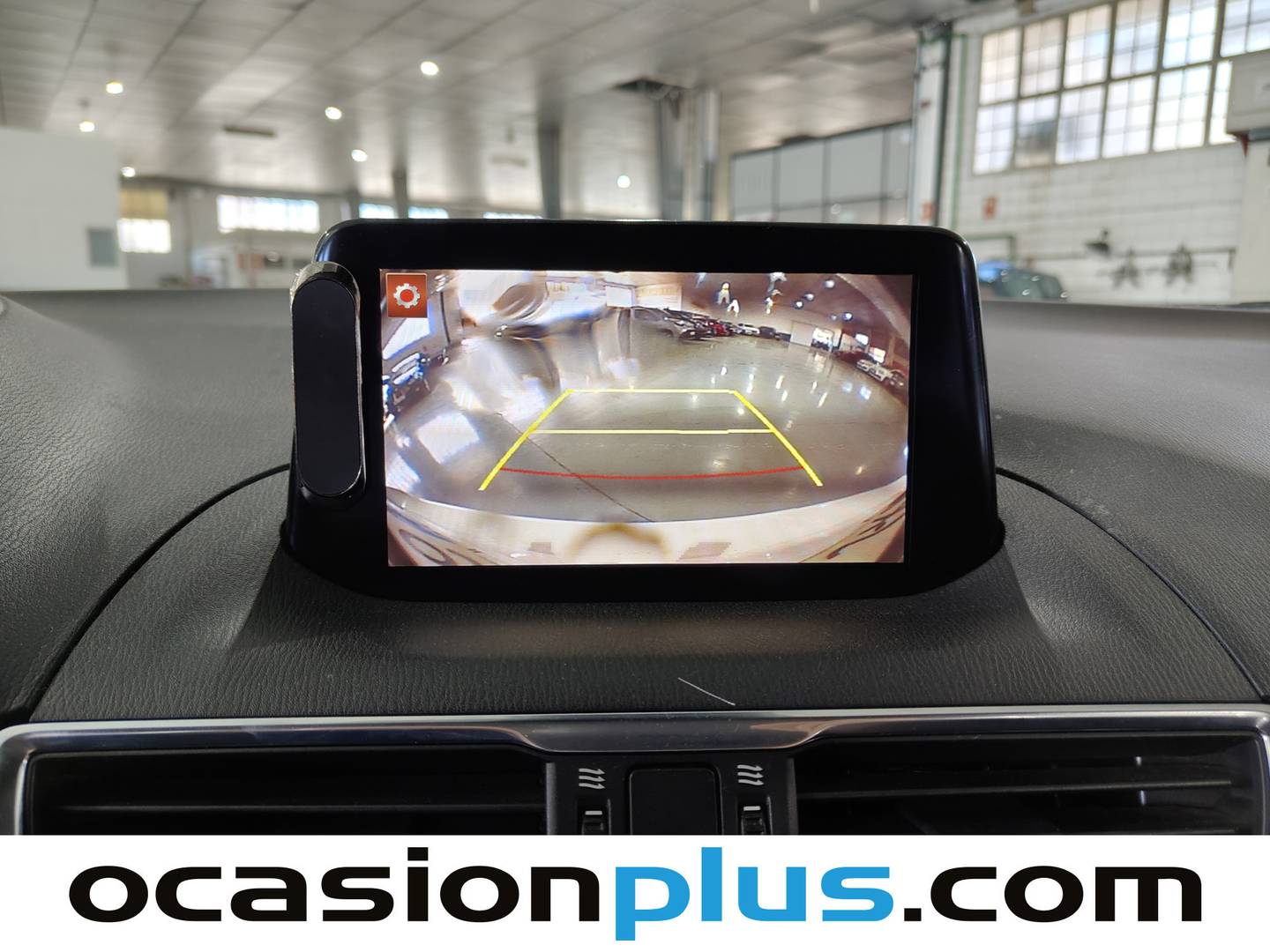 Equipamiento del Mazda Mazda3 Mazda Mazda 3 2.0 GE Luxury MT (120 CV)