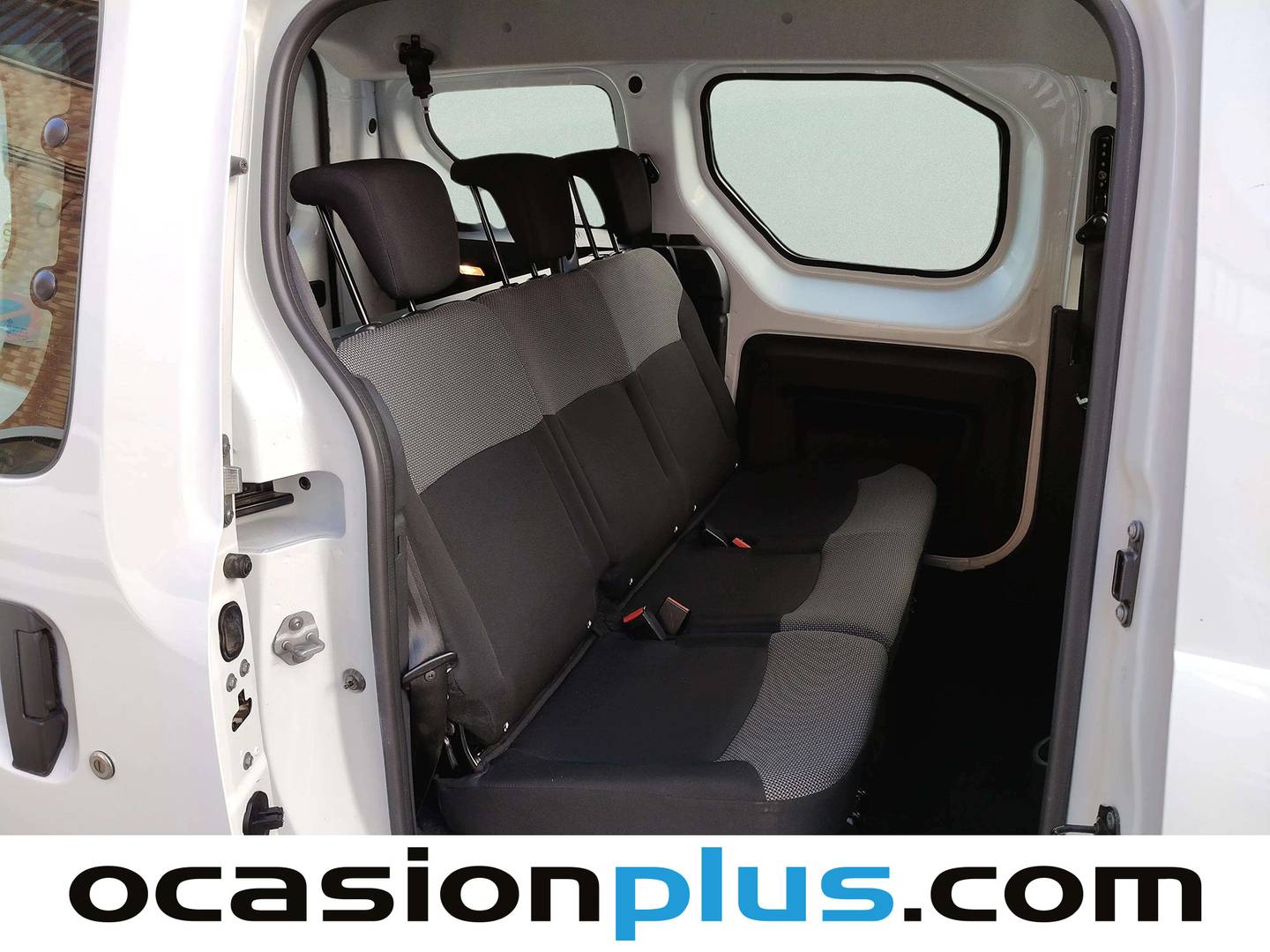 Foto asientos traseros Dacia Dokker Dacia Dokker Essential 1.6 ECO-G (109 CV)