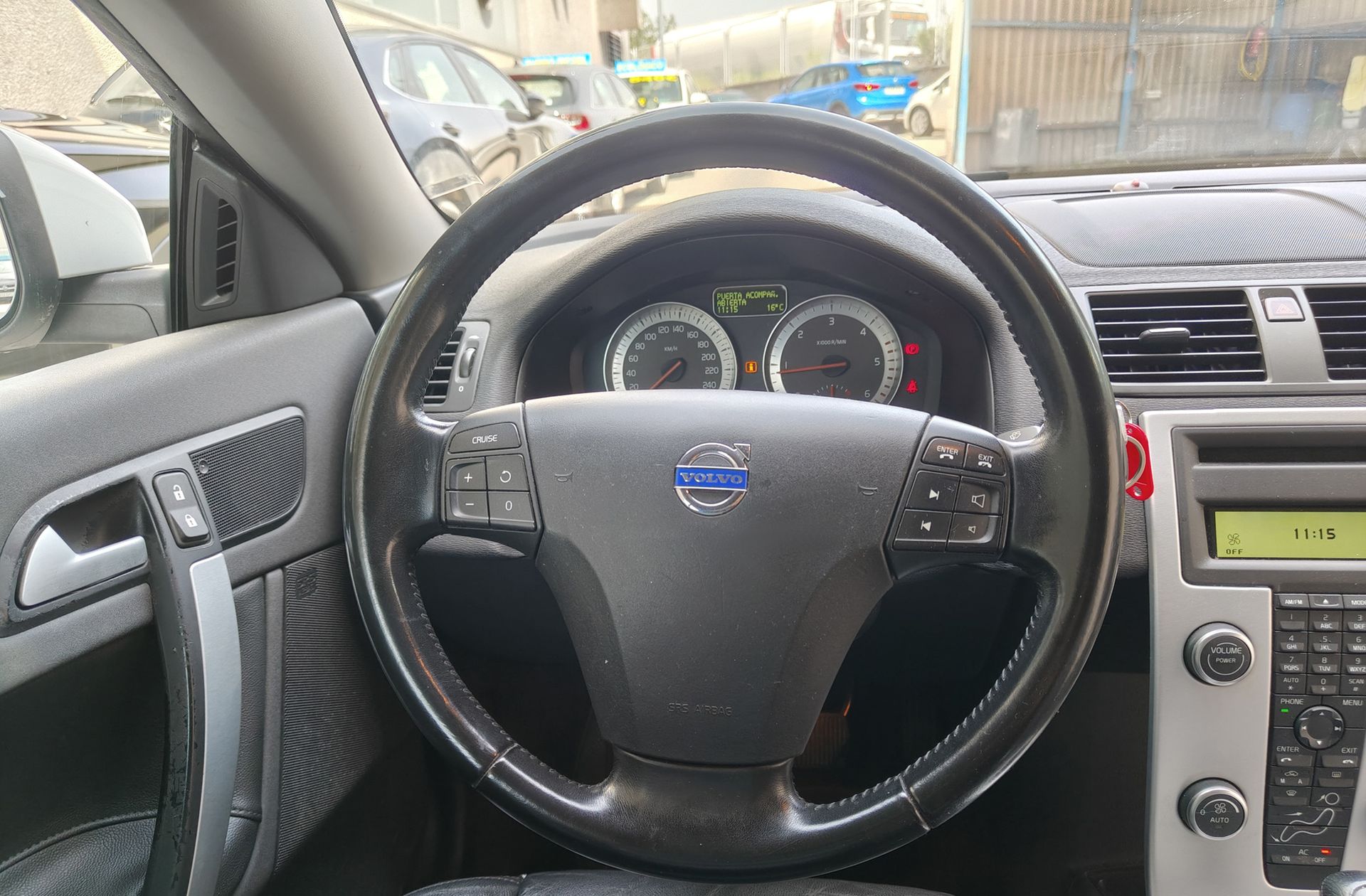 Volvo C70 2.0 D Momentum - foto 18
