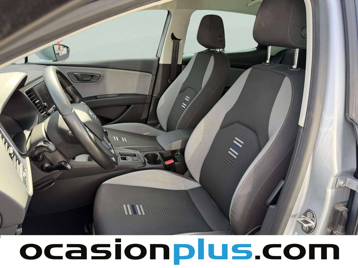 Foto asientos delanteros Seat León Seat León 1.6 TDI S&S Style Visio Edition (115 CV)