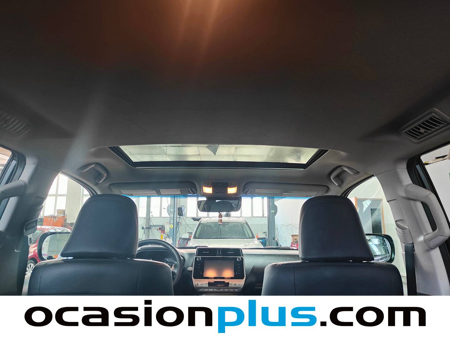 Extras y acabados del Toyota Land Cruiser Toyota Land Cruiser 2.8 D-4D VXL Aut. (177 CV) 7 Plazas