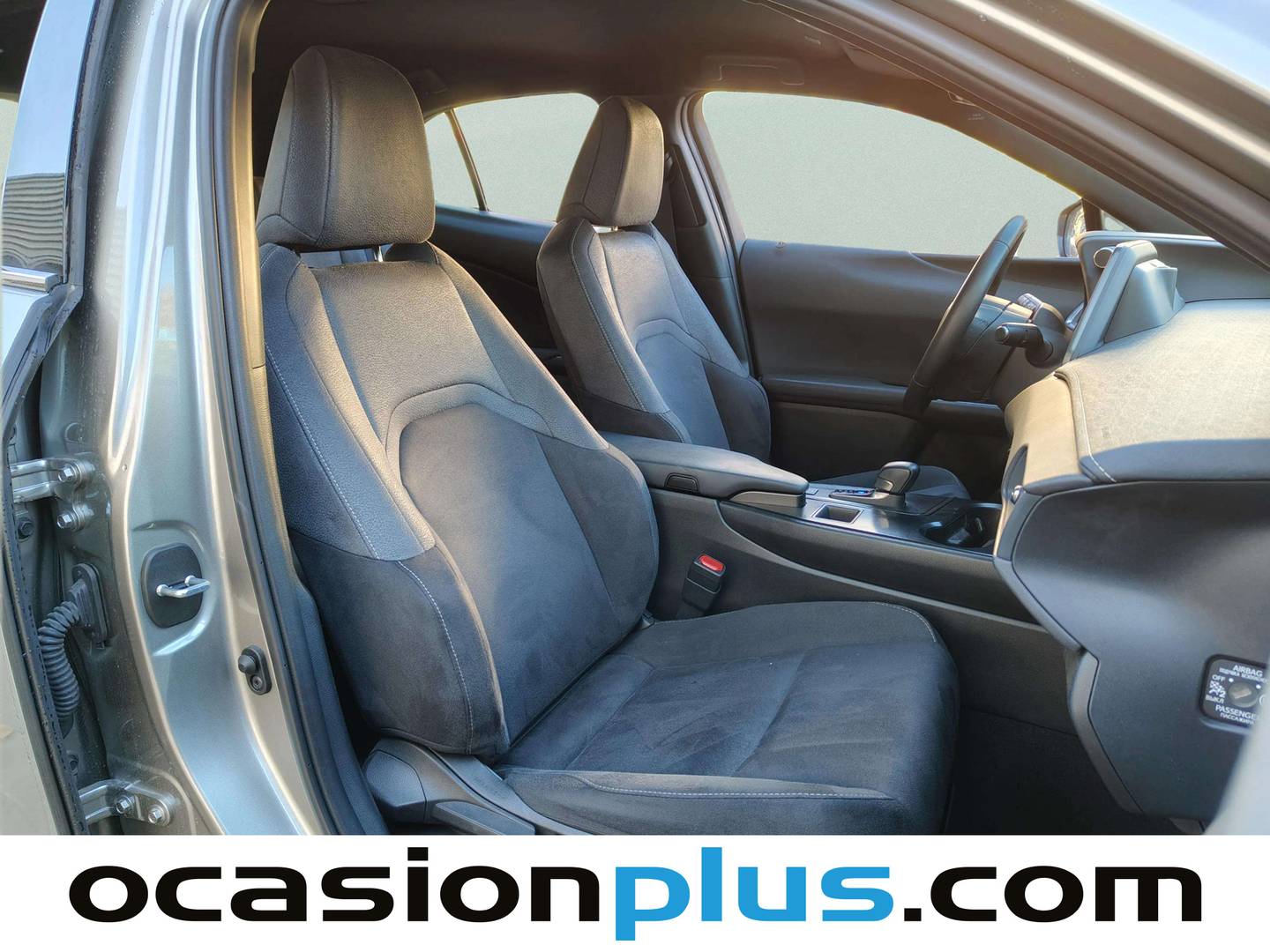 Lexus UX Lexus UX 300h UX (199 CV) al mejor precio