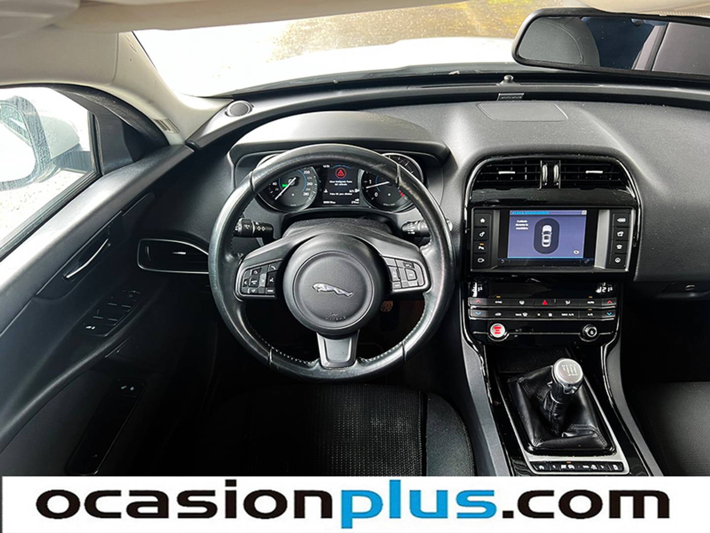 Foto Jaguar XE Jaguar XE 2.0 Diesel XE-Pure RWD (180 CV)