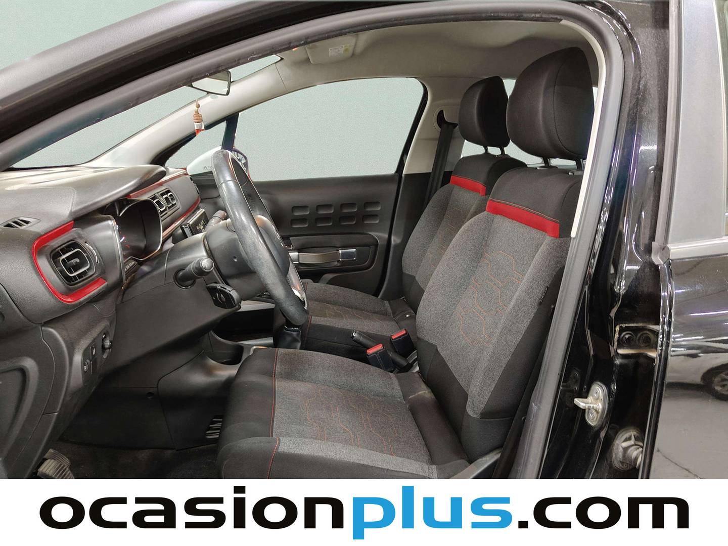 Foto asientos delanteros Citroën C3 Citroën C3 PureTech 82 Feel  (83 CV)
