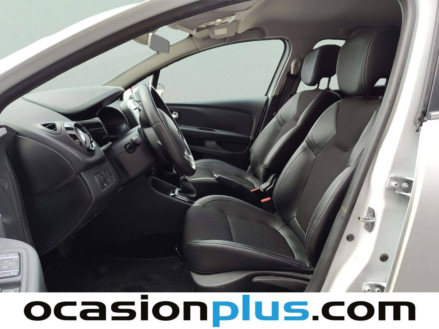 Foto asientos delanteros Renault Clio Renault Clio Zen Energy TCe (120 CV) EDC
